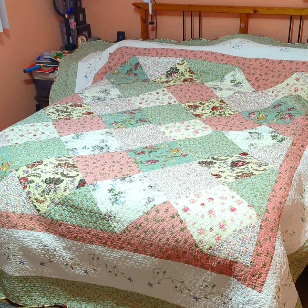 Vintage/HandMade The Old Country Store Floral Patchwork Prairie Cabin Quilt King
